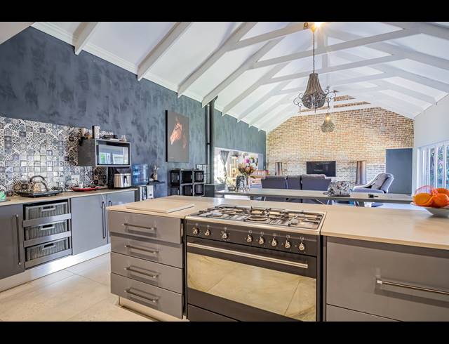4 BEDROOM HOUSE FOR SALE IN LONG ACRES COUNTRY ESTATE